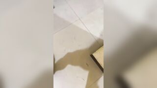 没想到嫂子跟大哥吵完架，她就来跟我一起住了，我这两天的幸福生活马上开始了。