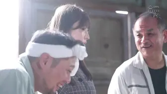 DASS-906 [中文字幕]今天也辛苦了！提供浓郁的肉体快感，即时现场表演随心所欲！笑容满面的G杯女职员，简直就是肉体便器。！千咲ちな