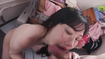 MFYD-057 [中文字幕]被社会抛弃的人 垃圾佬和游戏腐女的爱情故事 藍芽みずき